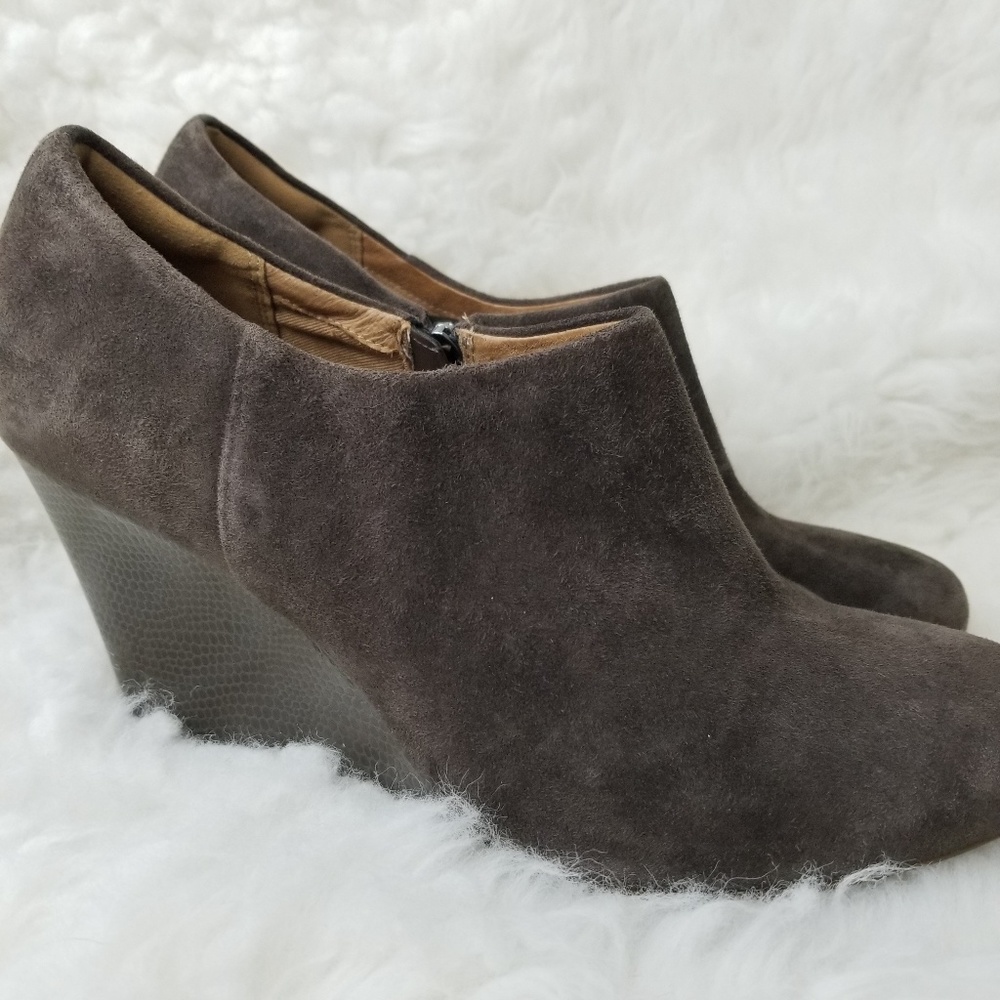 NWOB | Clarks | "Purity Frost" Booties